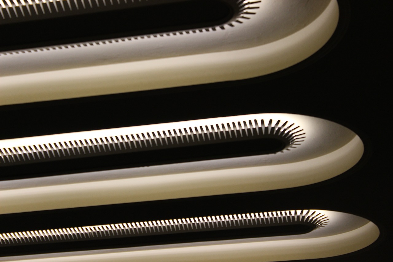 陽光照明股票行情分析與展望，最新動(dòng)態(tài)及未來趨勢預(yù)測