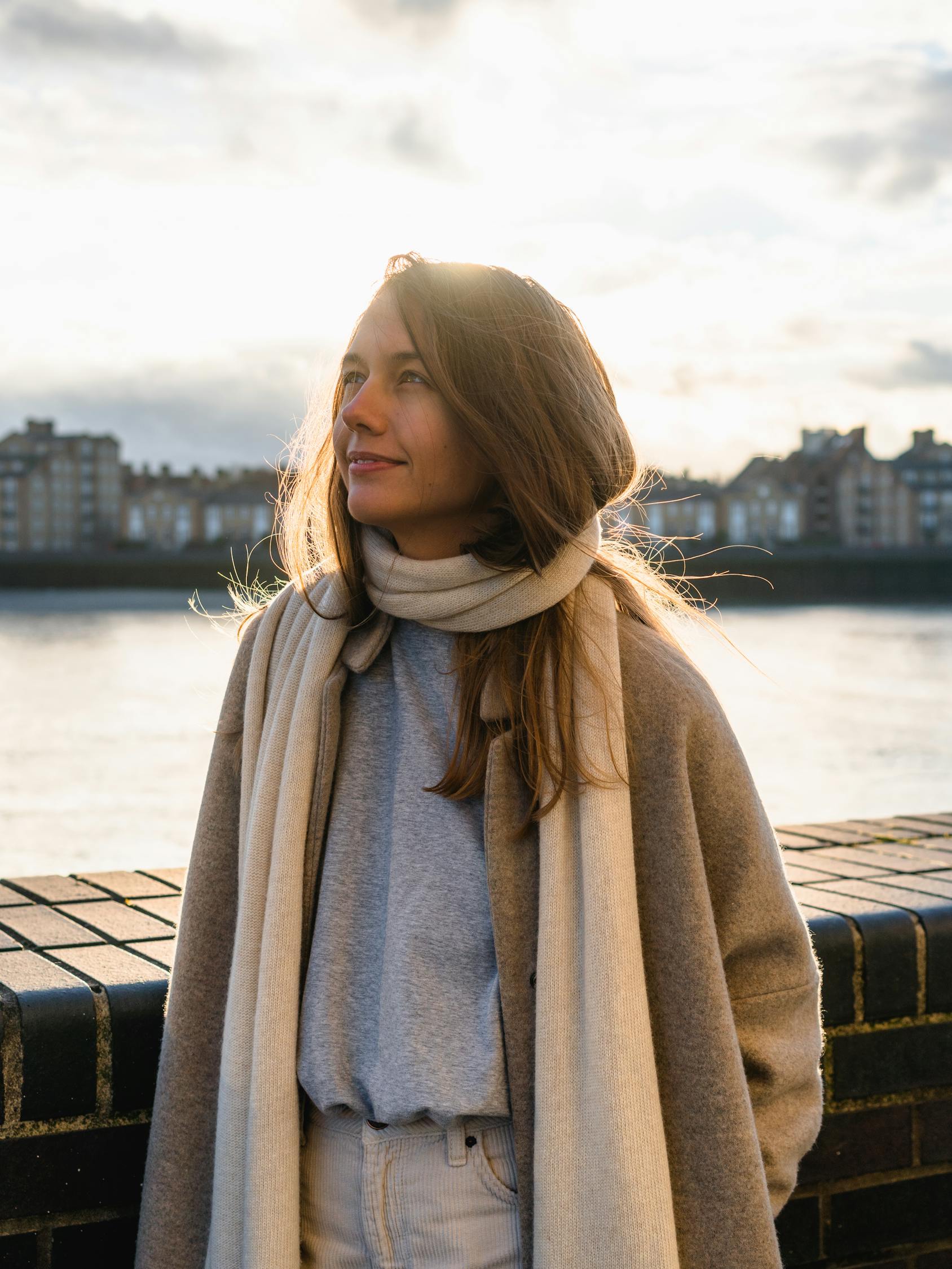 新款女裝上衣，時(shí)尚潮流的尖端引領(lǐng)者