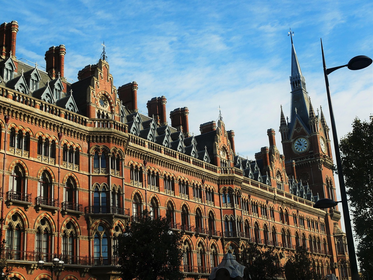 廣東興寧房?jī)r(jià)走勢(shì)，最新動(dòng)態(tài)、影響因素及前景展望