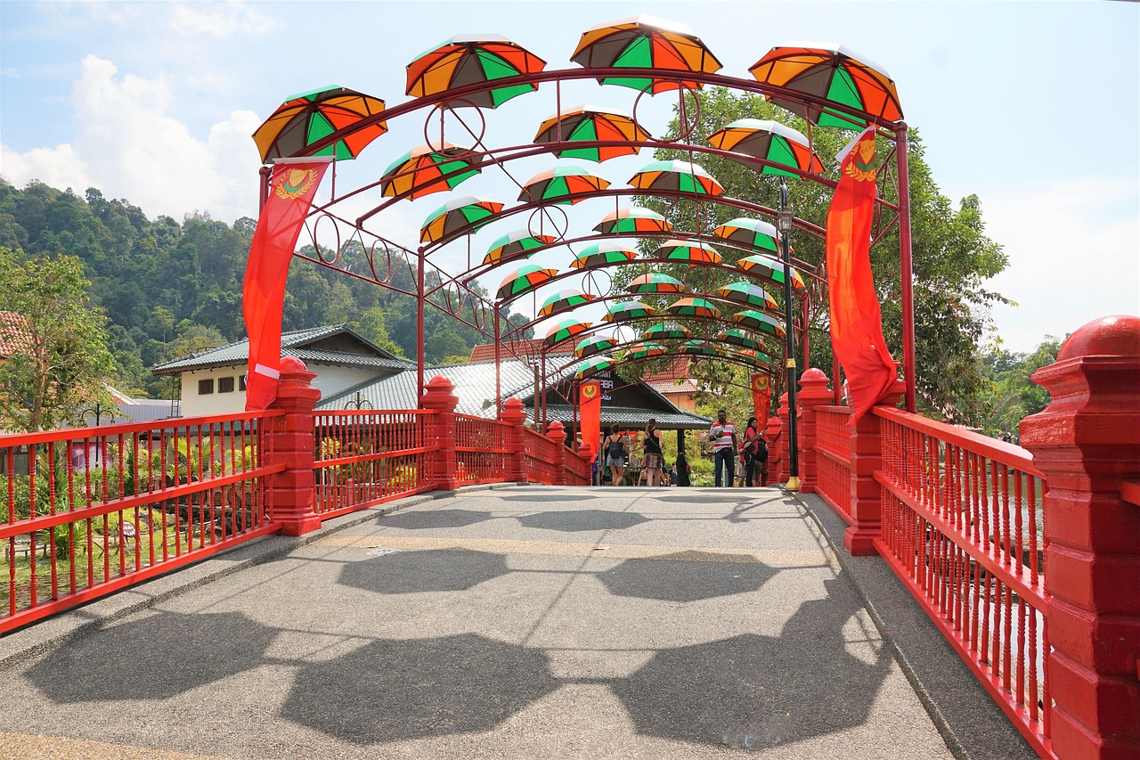 鄉(xiāng)村扇子舞秧歌璀璨啟幕，文化活動(dòng)的熱鬧開(kāi)場(chǎng)