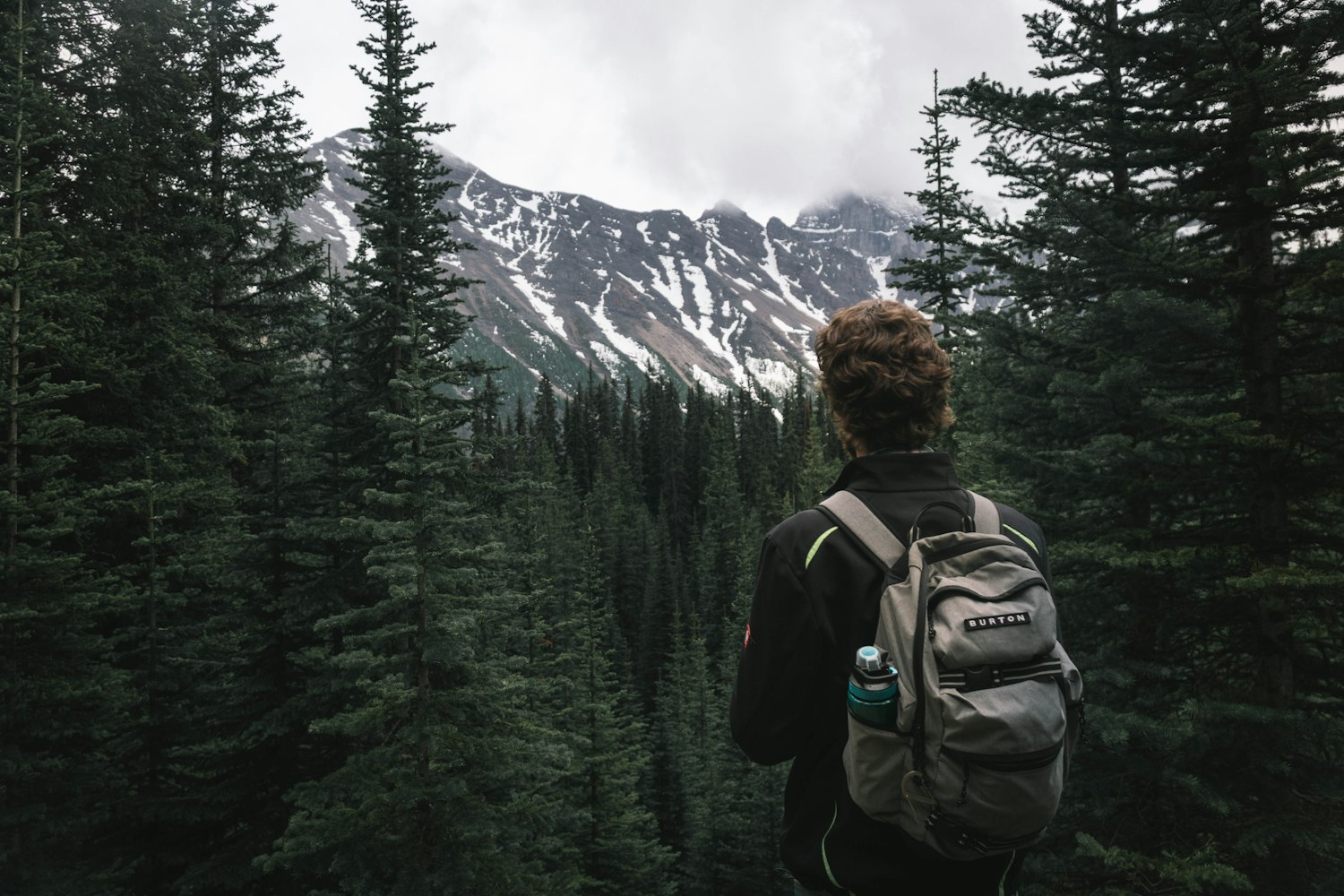 謝靜最新動態(tài)，探索未知領(lǐng)域，持續(xù)引領(lǐng)潮流尖端