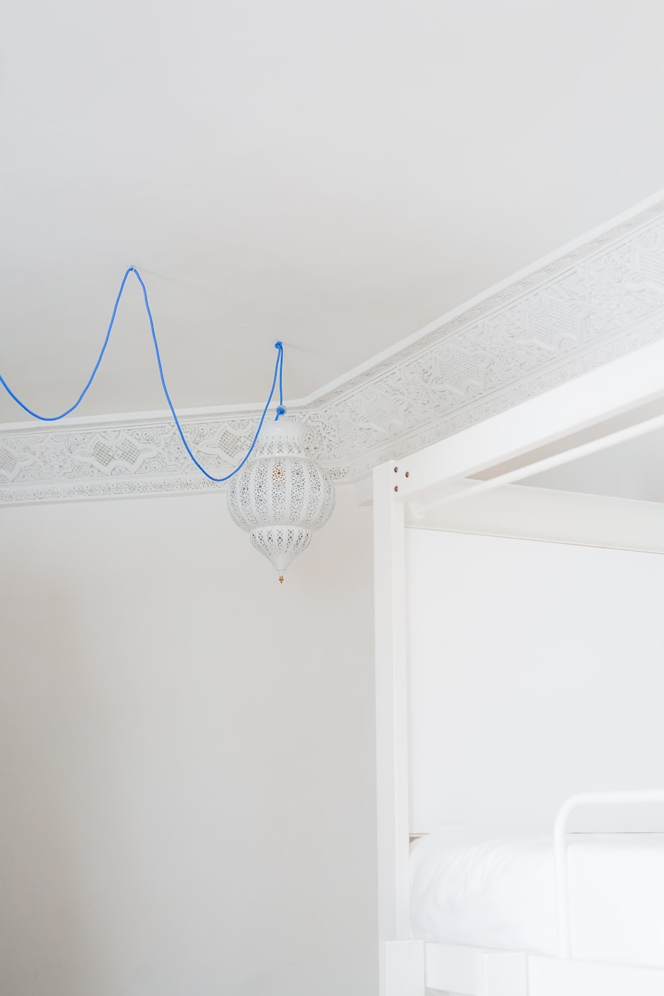 家庭娛樂視覺體驗的關(guān)鍵，掛電視高度多少最合適？