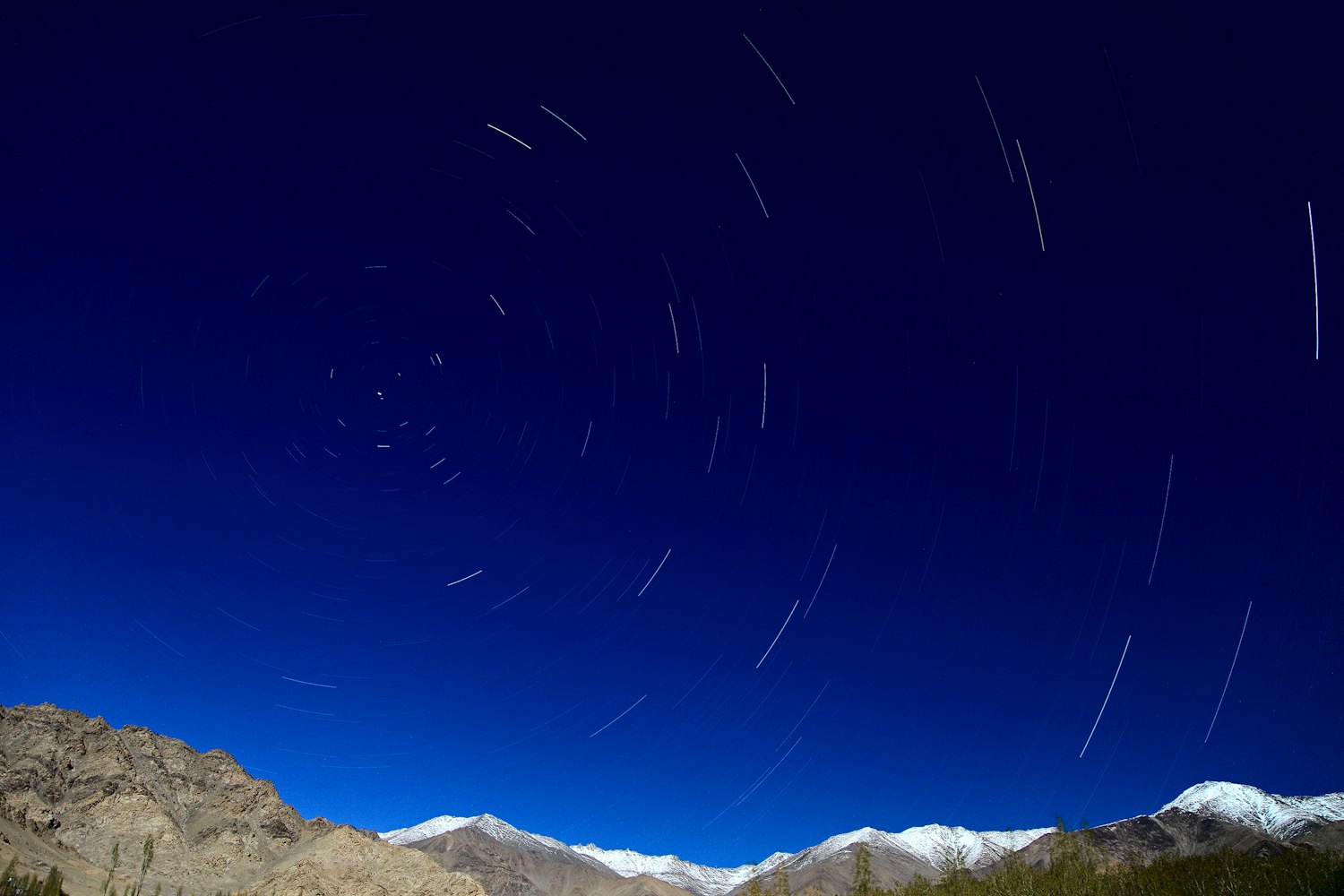 星辰下的夢(mèng)幻動(dòng)漫夜晚